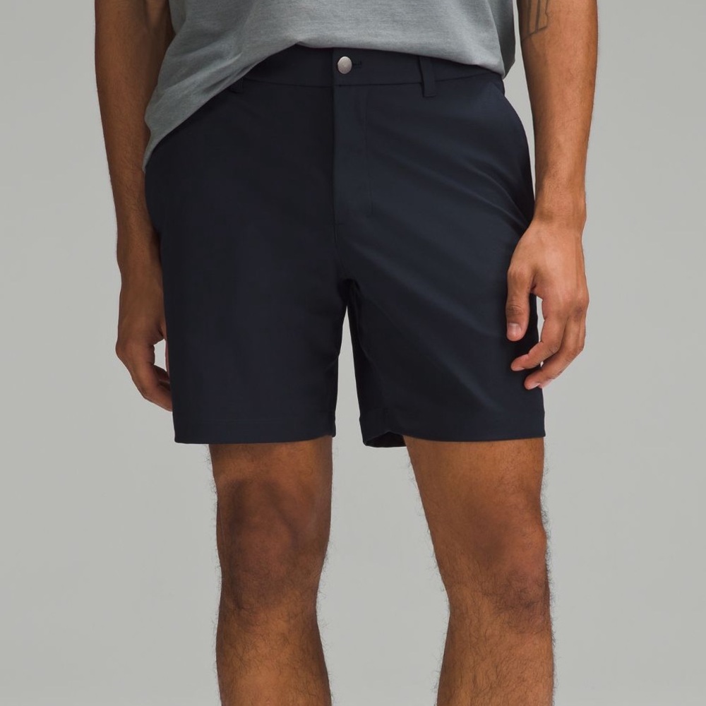Men's Lululemon Classic Fit Shorts 34